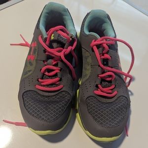 Under Armour Wimens Micro G training Running Sz 6
